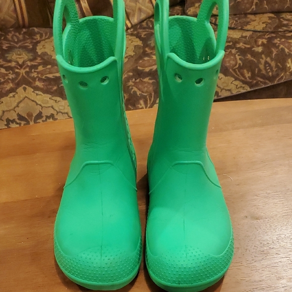 CROCS Kids Vibrant Green Rain Boots - Picture 3 of 6